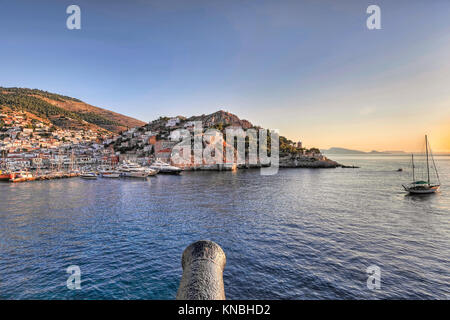 Canons Hydra rappelle à l'histoire glorieuse de cette île Grecque Banque D'Images