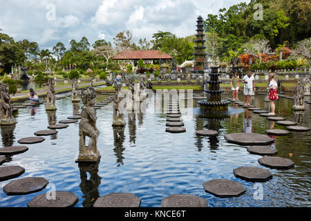 L'eau Tirta Gangga palace, un ancien palais royal. Régence Karangasem, Bali, Indonésie. Banque D'Images