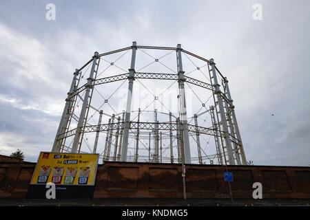 Vieux squelettes Gasworks du cadre Manchester Banque D'Images