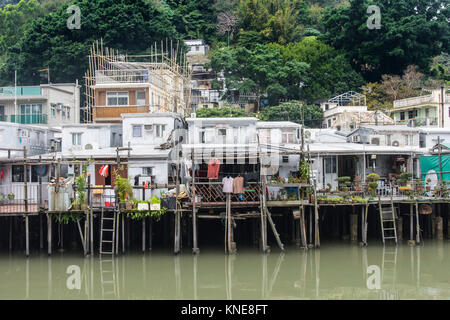 Vue sur les maisons sur pilotis dans le village Tai O Banque D'Images