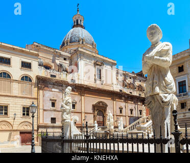 Fontaine Fontana Pretoria (1554), de Francesco Camilliani sur la Piazza Pretoria (Square de la honte), le centre de la vieille ville de Palerme, Sicile, Italie. Banque D'Images