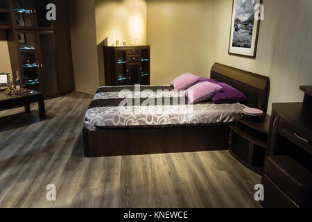 Architecture d'intérieur : Grande chambre moderne Banque D'Images