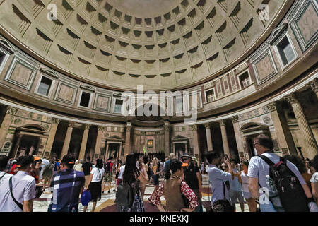 Intérieur du Panthéon de Rome. Banque D'Images