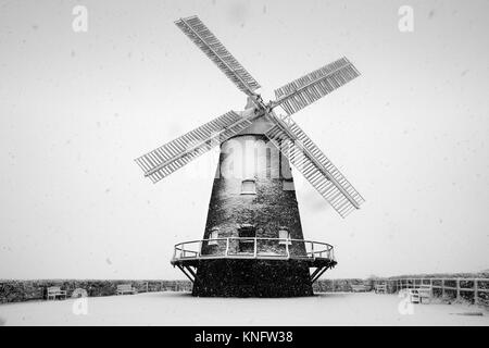 La neige en Thaxted-Met d'alerte orange météo sévère Bureau- Essex England UK. 10 Décembre 2017 Beaucoup de neige est tombée la nuit dernière et le matin à l'échelle p Banque D'Images