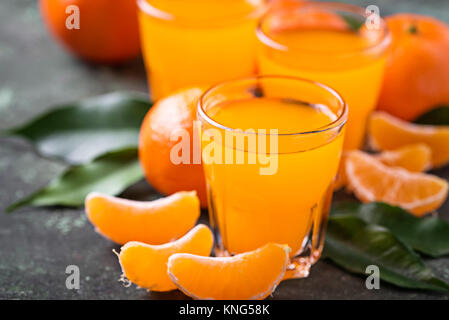 Jus de mandarine ou de liqueur douce Banque D'Images