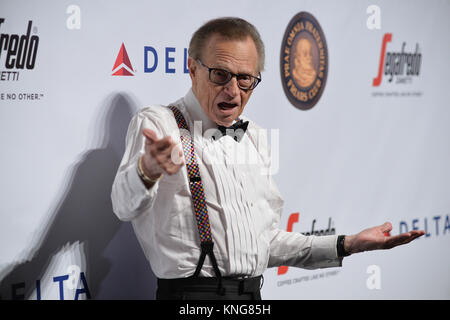 Larry King assiste à Friars Club rend hommage à Martin Scorsese avec icône Animation Award au Cipriani Wall Street le 21 septembre 2016 à New York. Banque D'Images