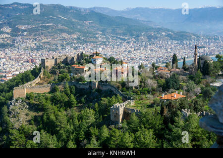 Vue depuis la colline du château sur la ville d'Alanya, Turquie, riviera turque Banque D'Images