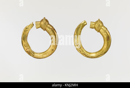 Boucles d'oreilles en forme de trompette en or, période : classique, 4e-3e siècle av. J.-C., Culture : étrusque, Moyen : Or Banque D'Images