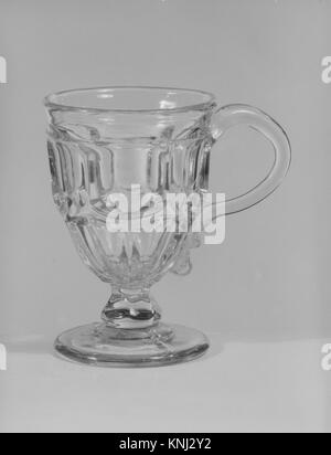 Egg Cup, 1830-70, américain, fabriqué aux États-Unis, médium : verre pressé Banque D'Images