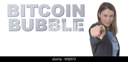 Business Woman pointing le texte BULLE BITCOIN Concept d'entreprise. Banque D'Images