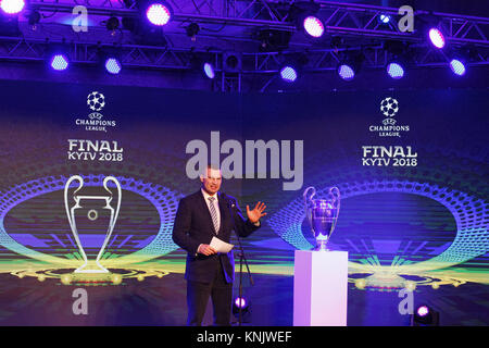 Kiev, Ukraine. Dec 12, 2017. Le maire de la ville de Kiev VITALY KLITCHKO parle pendant la présentation du logo de la finale de la Ligue des Champions 2018 à Kiev, Ukraine, le 12 décembre 2017. La finale de la Ligue des champions sera joué au stade Olimpiyskiy à Kiev le 26 mai 2018. Crédit : Serg Glovny/ZUMA/Alamy Fil Live News Banque D'Images