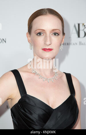 Beverly Hills, États-Unis d'Amérique, Califronia. Dec 11, 2017. Gillian Murphy assistant à l'American Ballet Theatre Vacances annuel dîner-bénéfice et le rendement au Beverly Hilton Hotel à Beverly Hills, Californie le 11 décembre 2017. L'avantage a été parrainé par Harry Winston, bijoux de qualité, et les performances de danseurs principaux Stella Abrera, Misty Copeland, Gillian Murphy, Hee Seo, et d'autres. Credit : Sheri Determan/Alamy Live News Banque D'Images