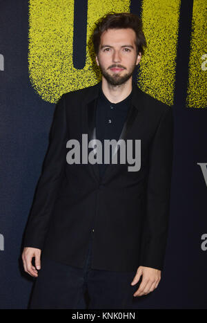 Los Angeles, USA. Dec 12, 2017. Guy Burnett assiste à la première de Universal Pictures' 'Pitch Perfect 3' au Kodak Theater Le 12 décembre 2017 à Hollywood, Californie / USA Crédit : Tsuni/Alamy Live News Banque D'Images