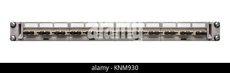 La mise en réseau de fibre optique du panneau de raccordement en plastique avec 24 ports SC à partir d'une vue avant de l'utiliser comme un modèle de cabinet de communication sur une zone blanche isolée Banque D'Images