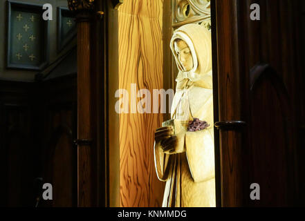 La basilique Notre-Dame est une basilique dans le quartier historique du Vieux Montréal, à Montréal, Québec, Canada. Banque D'Images