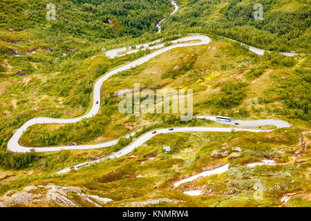 À partir de la route qui serpente à Dalsnibba Geiranger village montagne en More og Romsdal comté, la Norvège. Banque D'Images