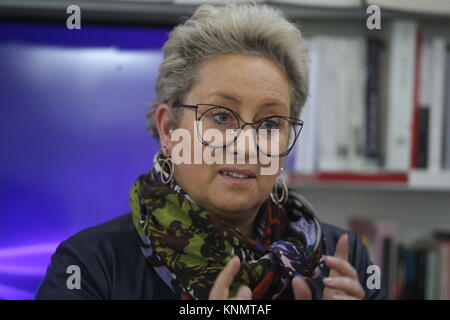 Napoli, Italie. Dec 11, 2017. Carolyn Smith, danseuse et chorégraphe de la renommée historique, juge de la talent de Rai 1 "Ballando con le stelle' à Naples au cours de la présentation de son livre 'Ho ballato con uno sconosciuto'. Credit : Salvatore Esposito/Pacific Press/Alamy Live News Banque D'Images