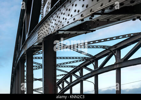 Lumière du matin avec vue sur le pont Banque D'Images