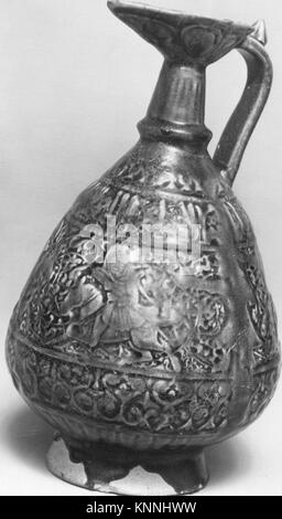 Ewer avec inscriptions moulées et des chiffres sur l'rencontré 13.93.3 446283 Banque D'Images