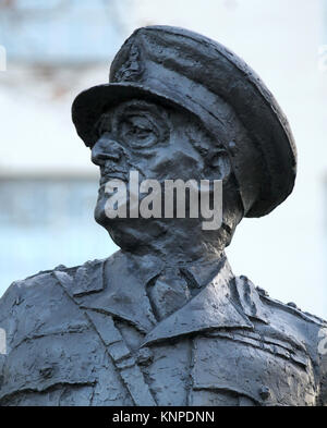 Londres, Royaume-Uni. 12 Décembre, 2017. Statue du maréchal Alan Francis Brooke, Banque D'Images