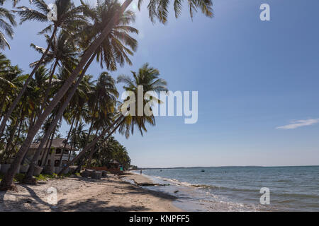 Plage de sable blanc de Mui Ne, Vietnam. Asie Banque D'Images