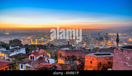 Vue panoramique sur Ankara, Turquie, au coucher du soleil Banque D'Images