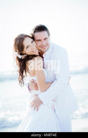 Am Strand Brautpaar auf Ibiza, Spanien - bridal couple at the Beach, Ibiza, Espagne Banque D'Images