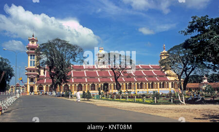 Vietnam, Tay Ninh, les Cao Dai Ninh Saint-siège de Caodaism, Temple Cao Dasim Combibes La Religion Bouddhisme, Christianisme, Confucianisme, Taoïsme et Banque D'Images