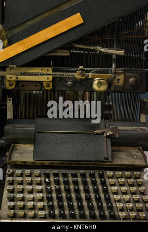 Vintage Ancienne machine à écrire de l'imprimante Appuyez sur l'écriture de livre de l'appareil Touches historiques en langue allemande Banque D'Images