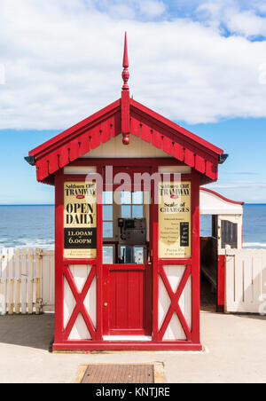 L'Angleterre par la mer Angleterre Paris Marseille lyon tramway funiculaire falaise saltburn tramway Redcar and Cleveland North Yorkshire England uk go Banque D'Images