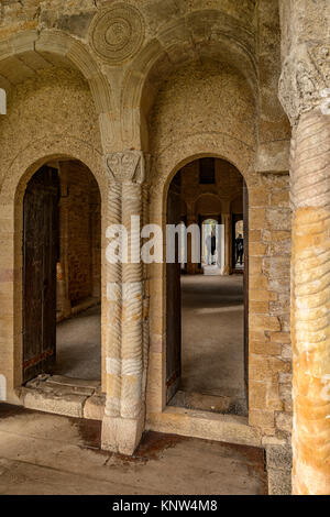 Pre-Romanesque église du huitième siècle, Santa Maria del Naranco, ancien palais que le roi Ramiro J'avais construit à Oviedo, capitale du royaume de Banque D'Images