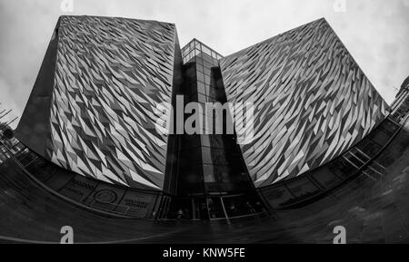 Close Up Panorama Titanic Museum Architecture Blanc Noir Banque D'Images