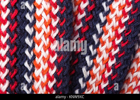 Motif multicolore tricoté pull ou écharpe d'hiver Banque D'Images