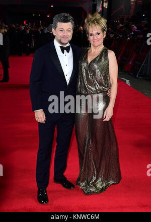 Andy Serkis et épouse Lorraine Ashbourne participant à la première européenne de Star Wars : Jedi La dernière s'est tenue au Royal Albert Hall, Londres. ASSOCIATION DE PRESSE Photo. Photo date : mardi 12 décembre 2017. Voir PA story SHOWBIZ StarWars. Crédit photo doit se lire : Ian West/PA Wire Banque D'Images