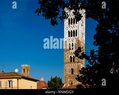 La cathédrale de Lucques tour à partir des murs de la ville, Rome, Italie Banque D'Images