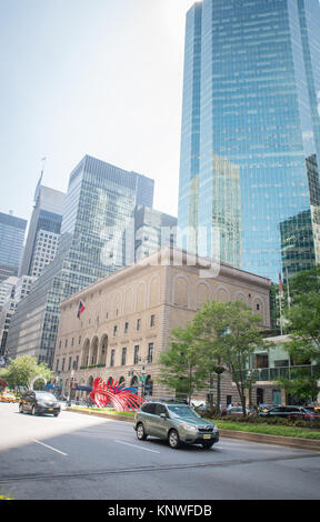 NEW YORK CITY - 10 juillet : une vue sur Park Avenue en face de la MetLife Building le 10 juillet 2015 à New York, USA. Park Avenue est un large boulevard qui Banque D'Images