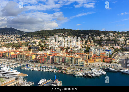 Vue sur Port de Nice à partir de ci-dessus, la Côte d'Azur, d'Azur, France Banque D'Images