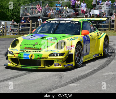 L'Olaf Manthey, Lukas Luhr, Porsche 997 GT3 RSR M., Goodwood FoS 2015, 2015, Classic, animation, intrépide, Festival of Speed, Flat Out, FoS, Goodwoo Banque D'Images