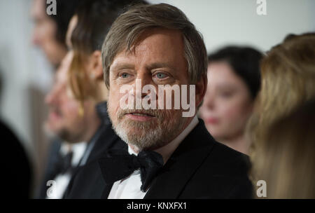 Mark Hamill assiste à la première européenne de Star Wars : Le dernier Jedi, au Royal Albert Hall de Londres. Banque D'Images