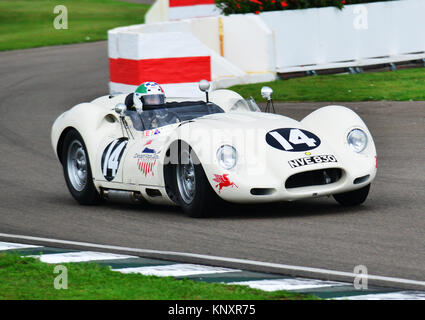 Roberto Giordanelli, Lister Chevrolet dite nodulaire, Sussex trophy sport, voitures de sport, voitures de course, Goodwood Revival 2013. NVE 830. Banque D'Images