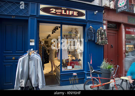 2e vie Second Hand Shop, Bayonne, France Banque D'Images