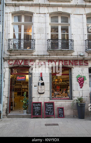 Grottes des Pyrénées Wine Shop, Bayonne, France Banque D'Images