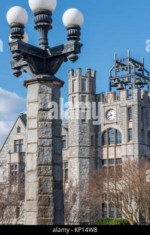 Oglethorpe University's Lupton Hall à Atlanta, la Géorgie dispose de cloches et communautaire carilion maçonnerie de pierre de l'architecture dans le style néo-gothique. (USA) Banque D'Images