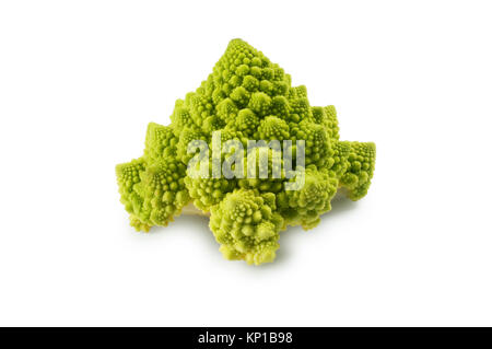 Studio shot de brocoli Romanesco isolé sur blanc - John Gollop Banque D'Images