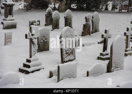 Un cimetière de Cotswold fin hiver Banque D'Images