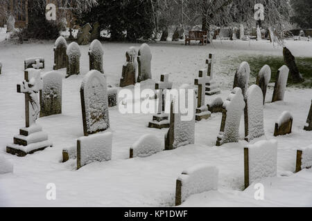 Un cimetière de Cotswold fin hiver Banque D'Images