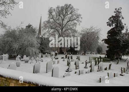 Un cimetière de Cotswold fin hiver Banque D'Images