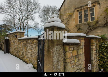 Des scènes d'hiver traditionnel village des Cotswolds Banque D'Images