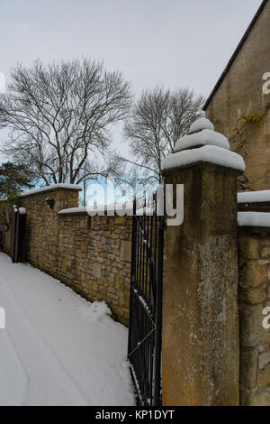 Des scènes d'hiver traditionnel village des Cotswolds Banque D'Images