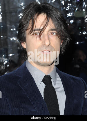 NEW YORK, NY - 23 mars : Noah Baumbach assiste à la "alors que nous sommes jeunes' New York en première mondiale au Théâtre de Paris le 23 mars 2015 dans la ville de New York. Personnes : Noah Baumbach Banque D'Images